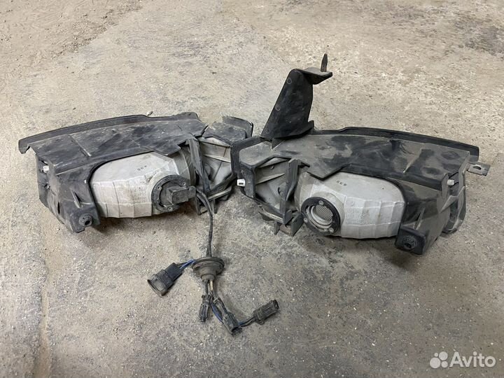 Противотуманная фара на toyota ipsum