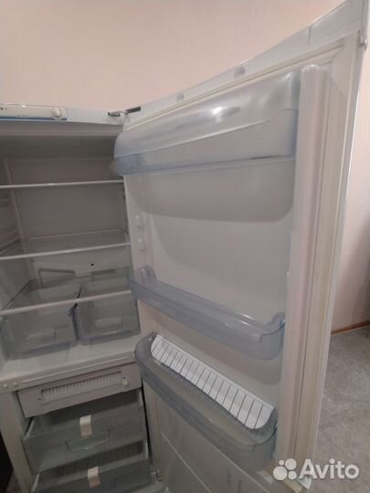 Холодильник indesit б/у