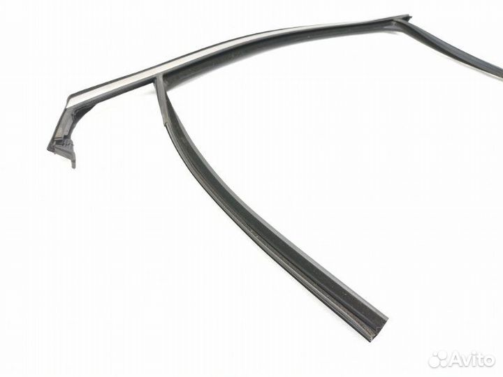 Молдинг двери передний левый Kia Sorento Prime 3