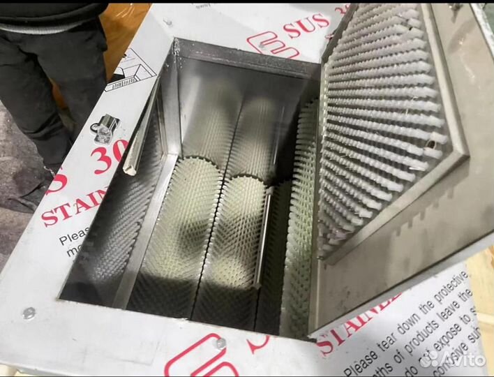 Машина для мойки и чистки рыбы от чешуи