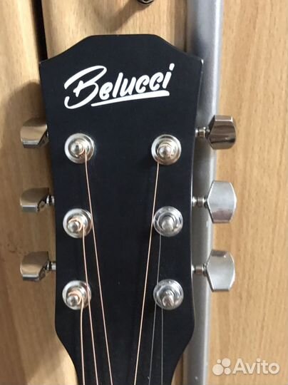 Акустическая гитара