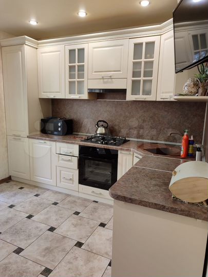 2-к. квартира, 70 м², 2/6 эт.