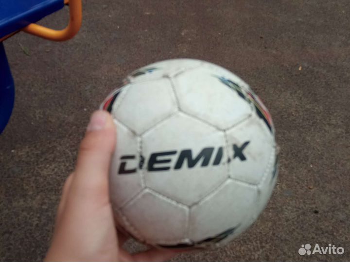 Футбольный мяч