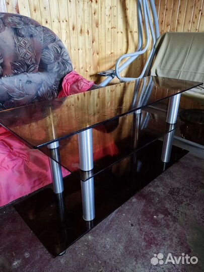 Стеклянная тумба под тв