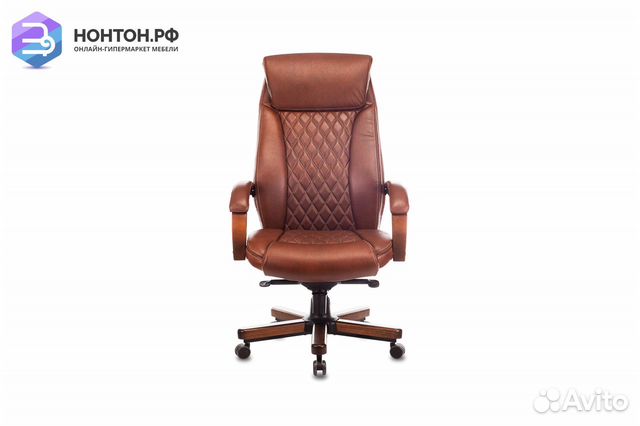 Кресло руководителя Бюрократ T-9924walnut светло-к