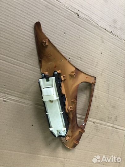 Блок управления стеклоподъемниками Toyota Camry