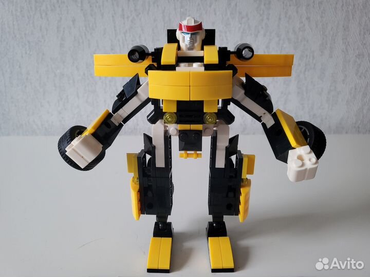 Продаю конструктор Робот аналог Лего