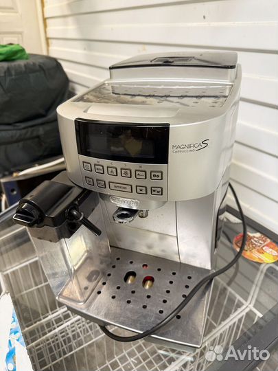 Кофемашина delonghi magnifica s
