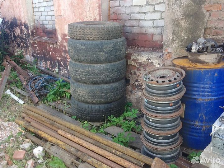 Advance AR211 225/60 R17