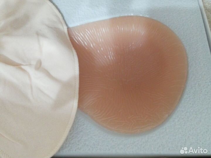 Новый правый протез молочной железы 4-5 размер