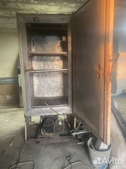 Холодильник промышленный