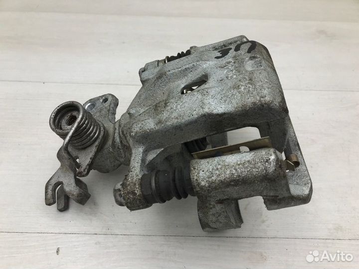 Суппорт задний правый Faw Besturn X80 1 2017