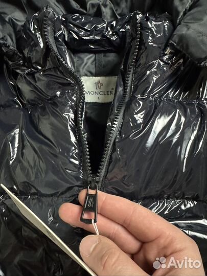Пуховик moncler глянцевый весна