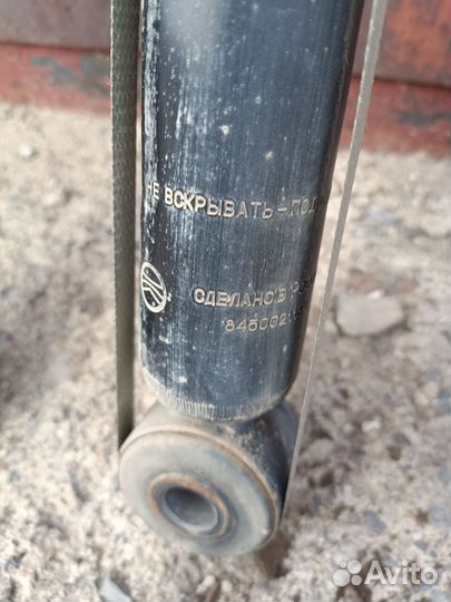 Задний амортизатор