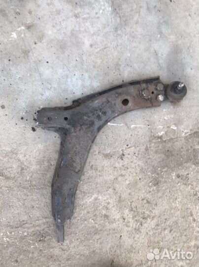 Рычаг подвески правый передний Daewoo Nexia