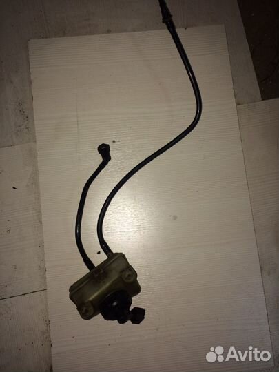 Бачок главного тормозного цилиндра Форд Фокус1