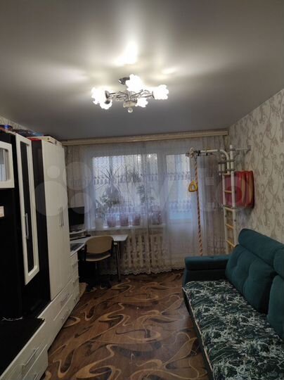 2-к. квартира, 50 м², 4/9 эт.