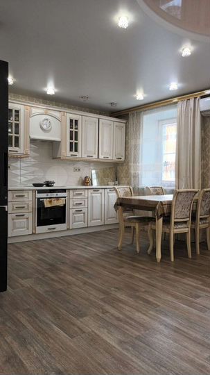 3-к. квартира, 83 м², 3/5 эт.