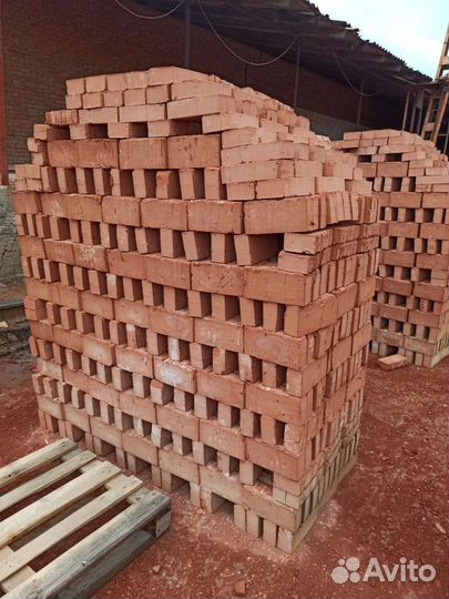 Кирпич забутовочный на паддонах