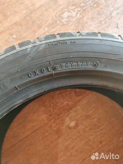 Toyo 310 235/45 R17 94V