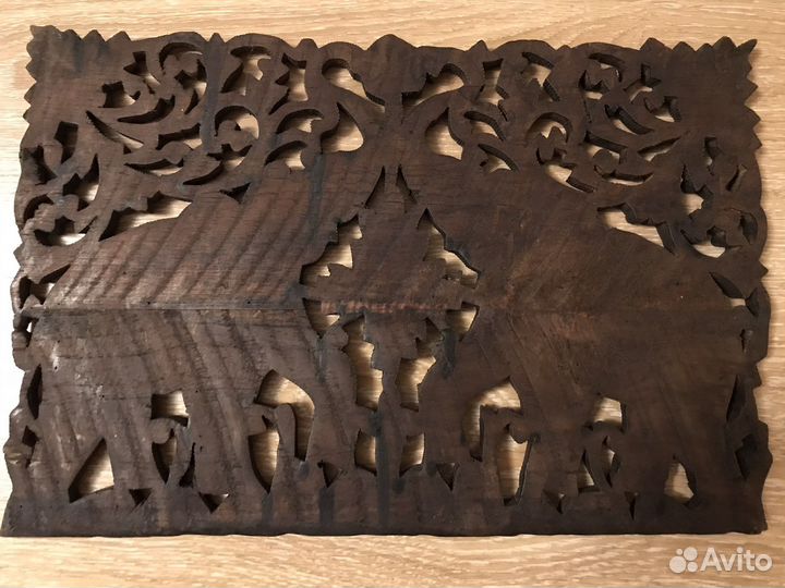 Панно резное из дерева Слоны