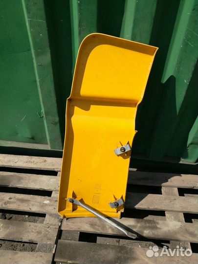 Спойлер закабинный лев. верх. DAF XF 105 2007