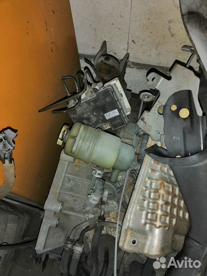 Митсубиси аутлендер 2005г по з/ч