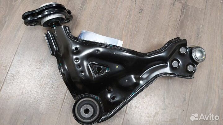 Рычаг подвески передний левый Mercedes V-Class