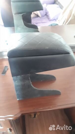 Подлокотник