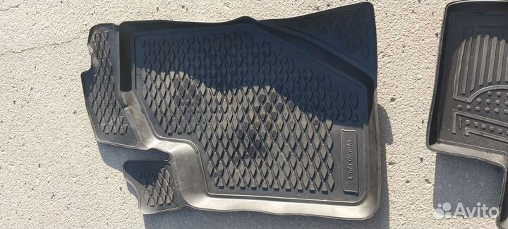 Автомобильные коврики резиновые