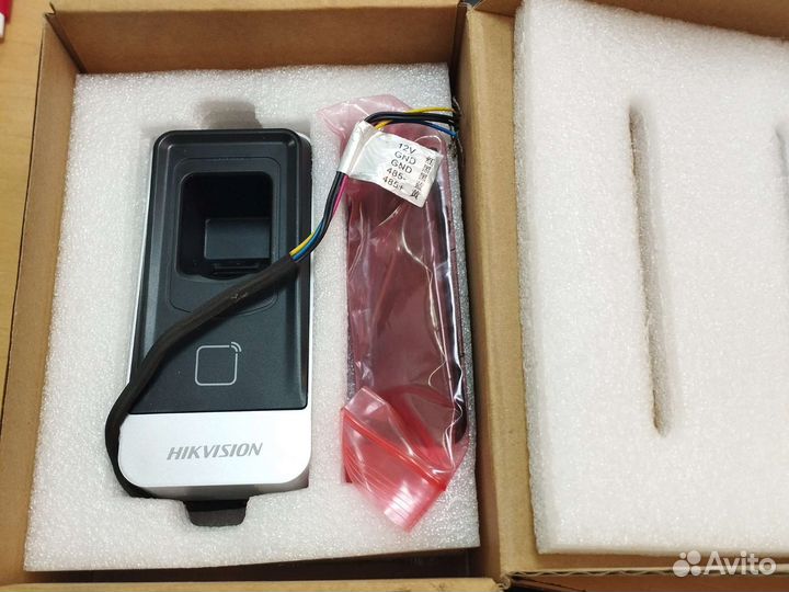 Биометрический считыватель DS-K1200EF