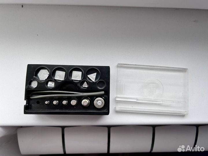 Весы с чашами