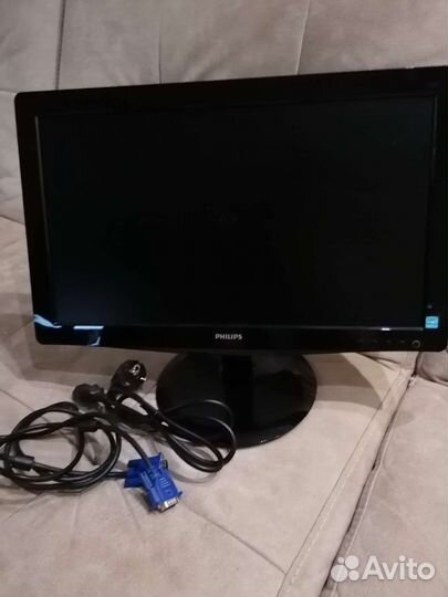 Монитор Philips 60гц 1366на720 пикс