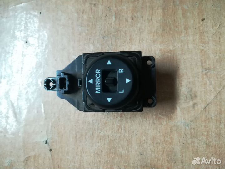 Блок управления зеркал Hyundai Solaris 1