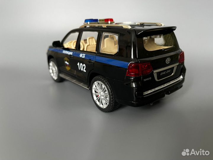 Модель машины Toyota Prado фсб