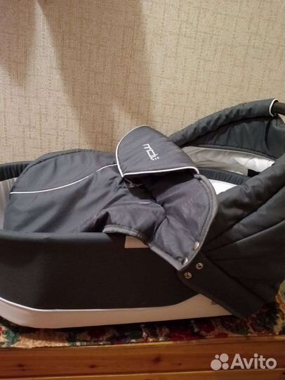 Всесезонная прогулочная коляска