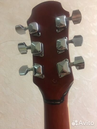 Акустическая гитара