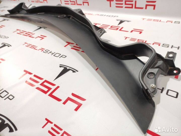 Пластик лобового стекла Tesla Model X 2019