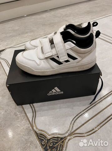 Кроссовки adidas