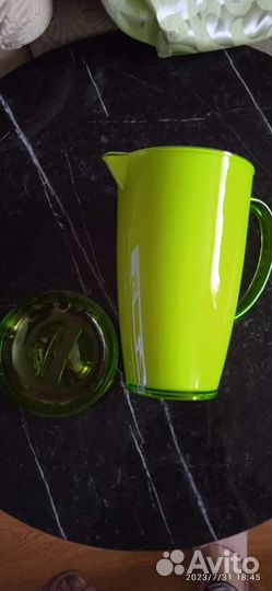 Кувшин пластмассовый