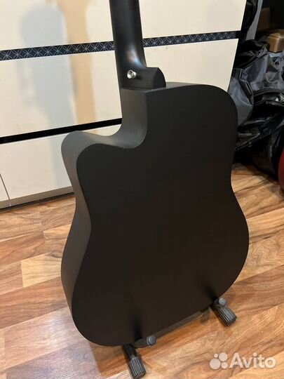 Гитара и чехол (комплект)