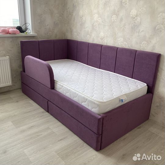 Детская кровать с мягкими спинками для подростка