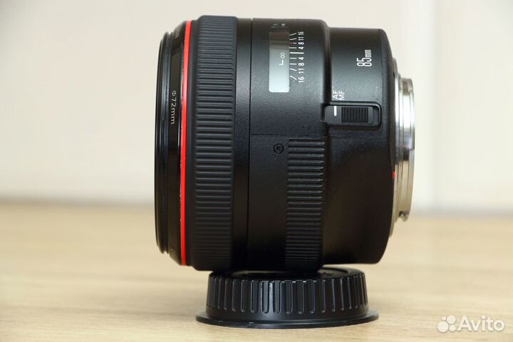 Canon EF 85mm f/1.2L II USM