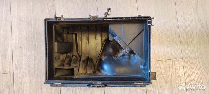 Volvo S80 корпус воздушного фильтра, крепления