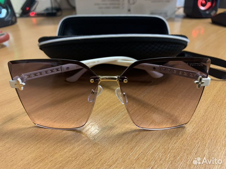 Солнцезащитные очки женские