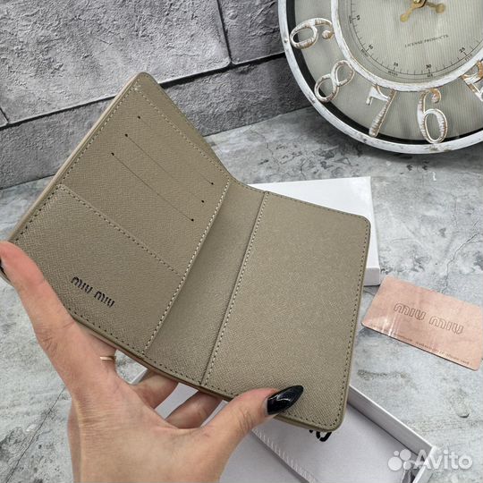 Обложка Miu Miu на паспорт