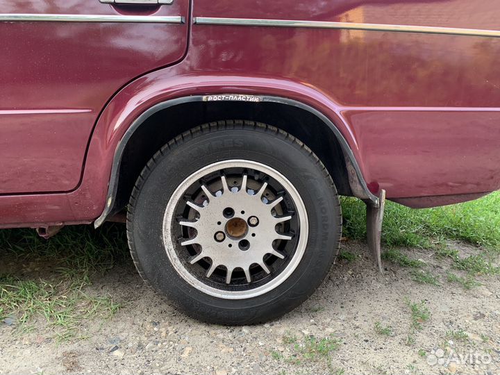 Литые диски Fondmetal r14 на летней резине Nokian