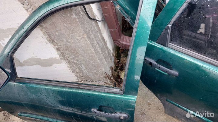 Дверь передняя на фольксваген кадди 2 96-03г