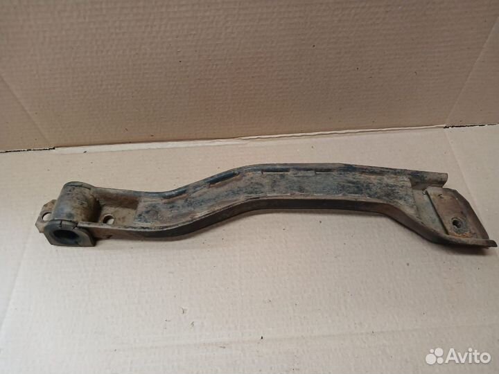 Кронштейн подрамника левый Daewoo Matiz