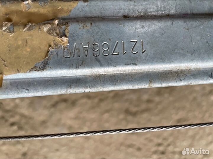 Стеклоподъемник передний правый Citroen C4 2008